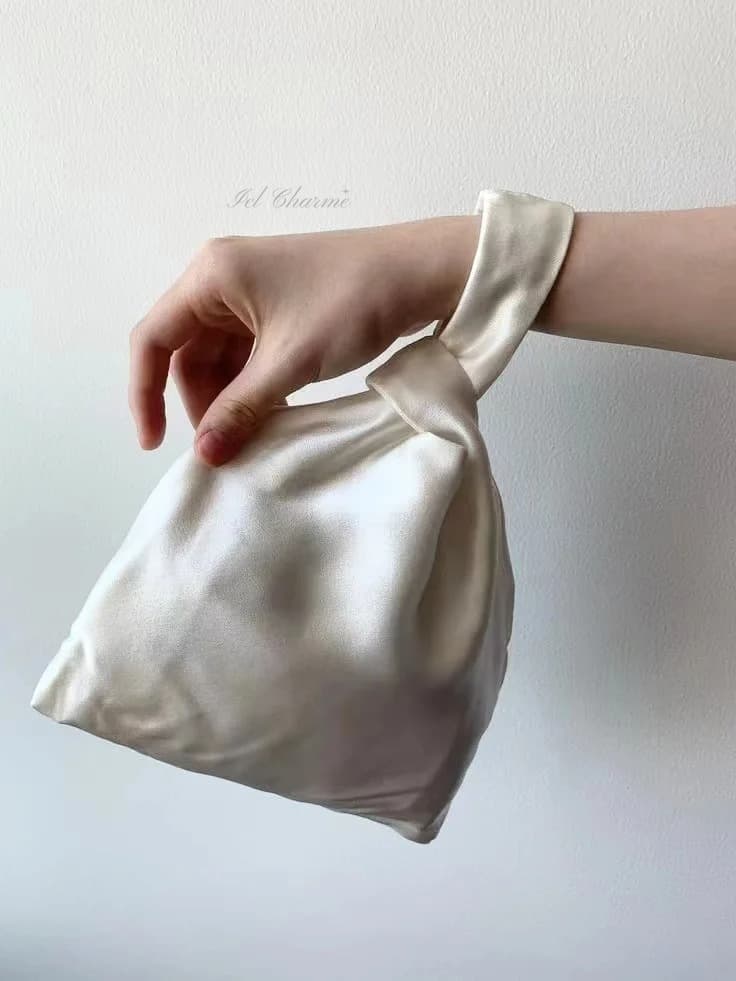 Sac nœud, satin et velours